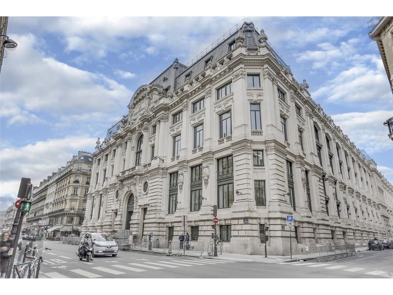 Location bureaux 770 m² à Paris