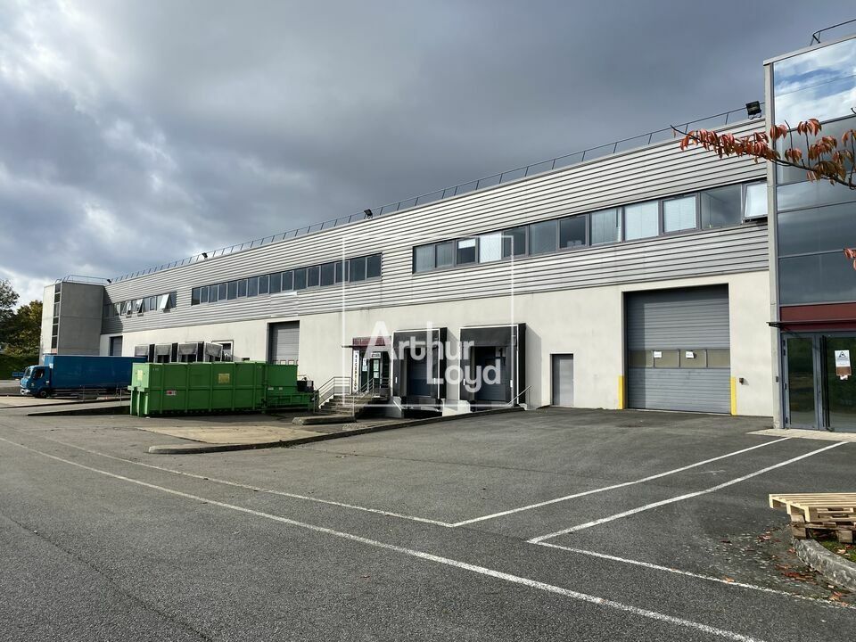 Location local d''activites 9628 m² non divisibles