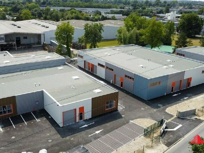 Vente local d''activites 2927 m² non divisibles