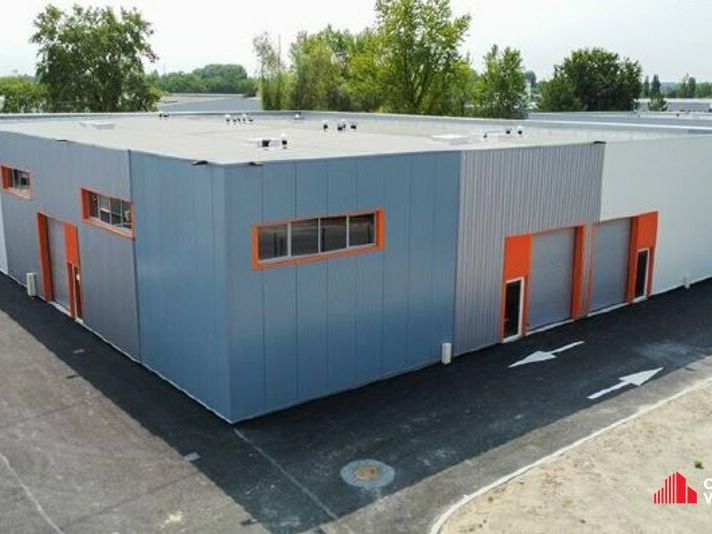 Cellule d'activités à vendre à Carbon Blanc, proche A10