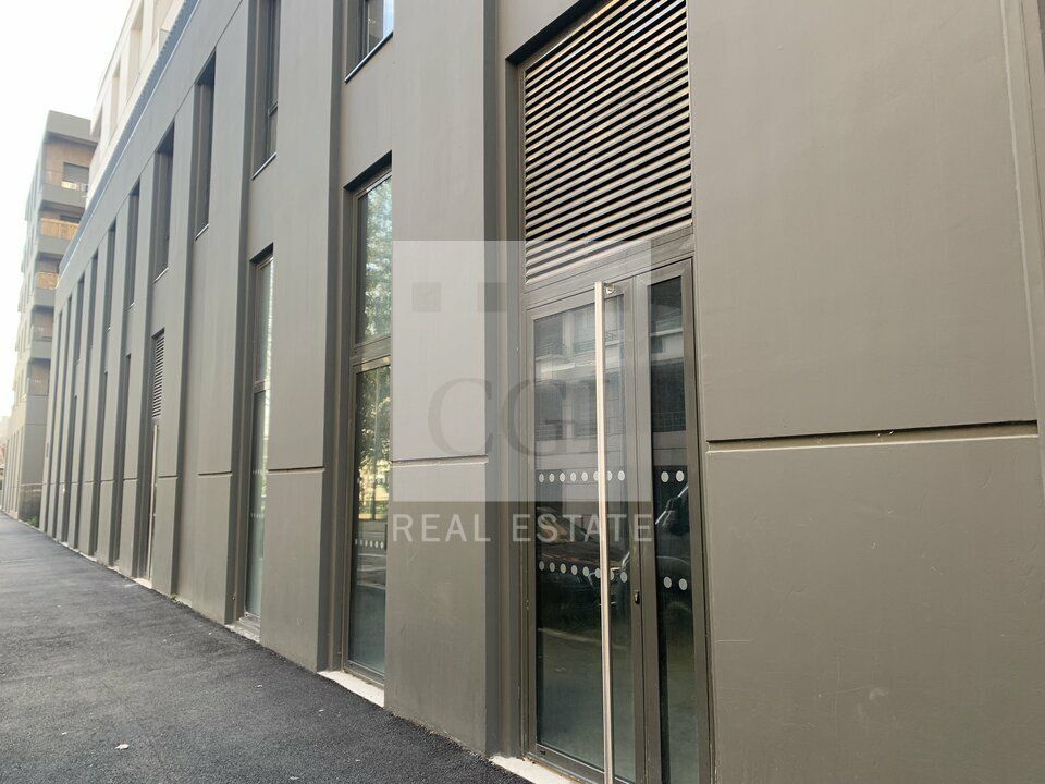 Location local d''activites 201 m² non divisibles