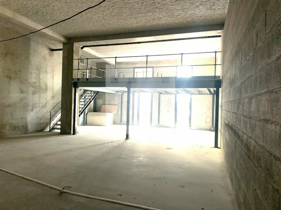 À Louer : Local d'Activités de 201 m² – Villeurbanne, Secteur Dynamique