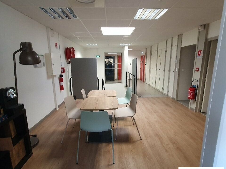 Location bureaux 187 m² non divisibles