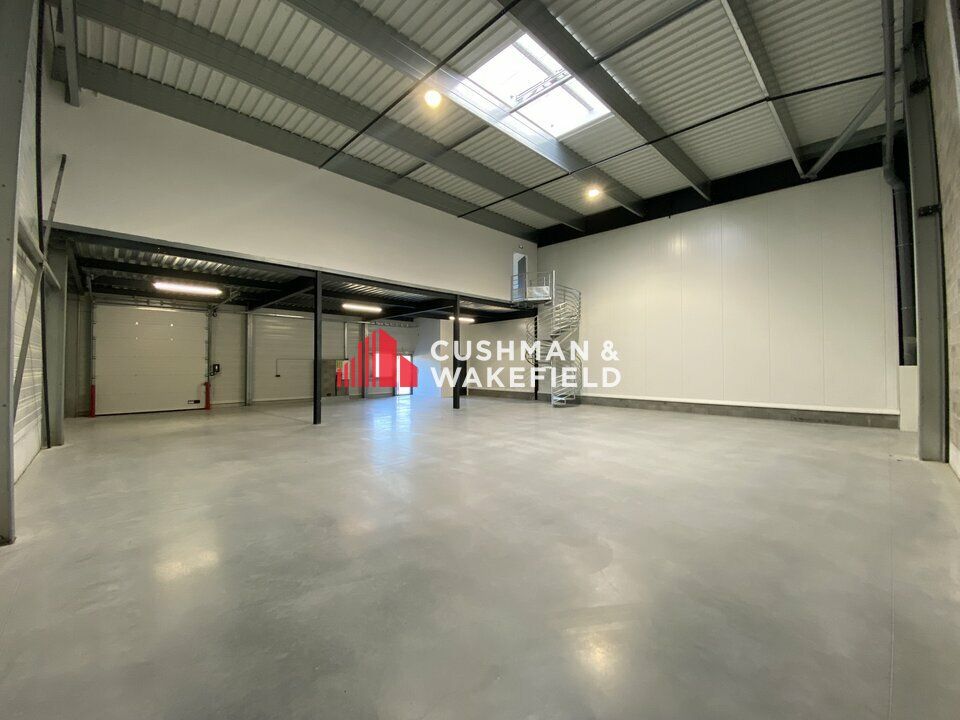 Location activité/entrepôt - 1877 m²