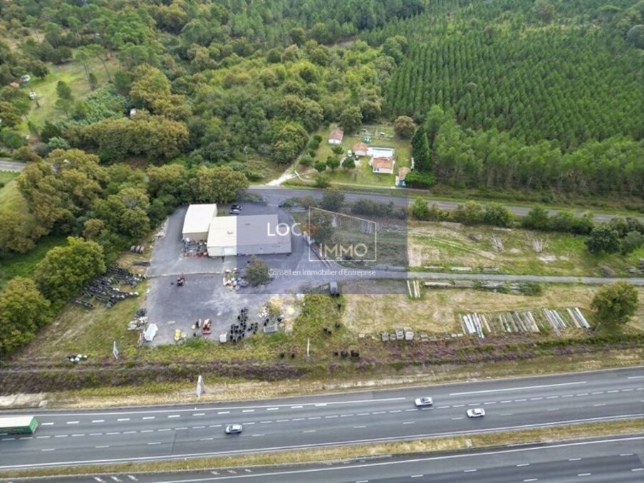 Location entrepot 600 m² non divisibles