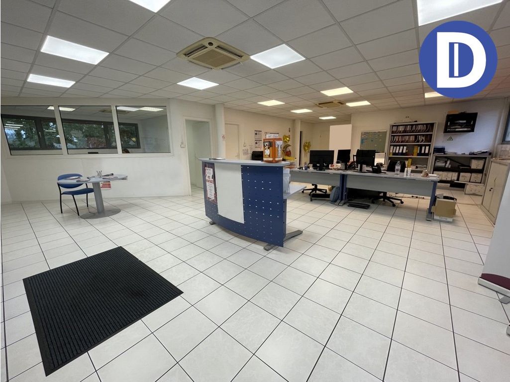 Location bureaux 138.00 m² non divisibles