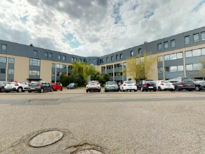 Location bureaux 174.7 m² non divisibles