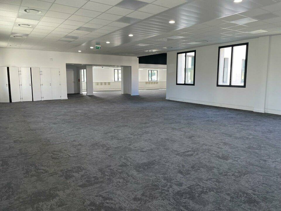 Location bureaux 659 m² non divisibles
