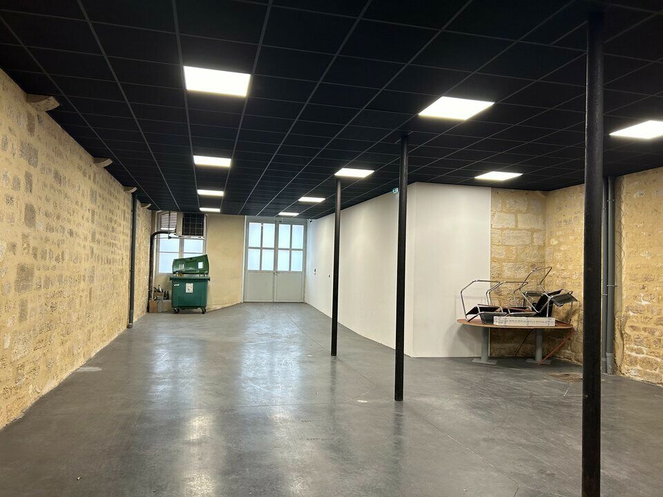 Location local d''activites 250 m² non divisibles