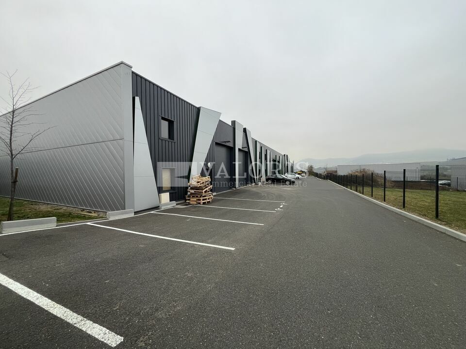 Location local d''activites 190 m² non divisibles