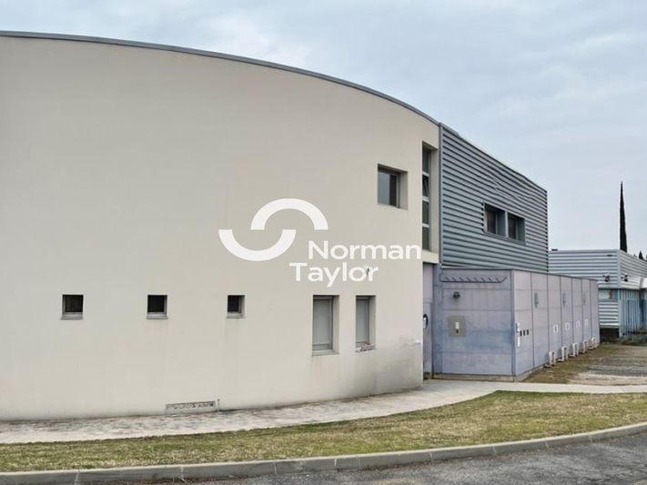 Vente bureaux 465.69 m² non divisibles