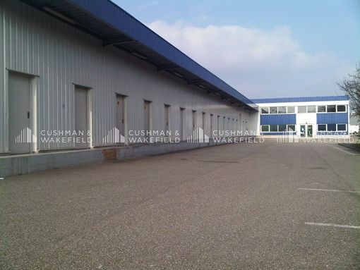 Location entrepôt 1950 m² non divisibles