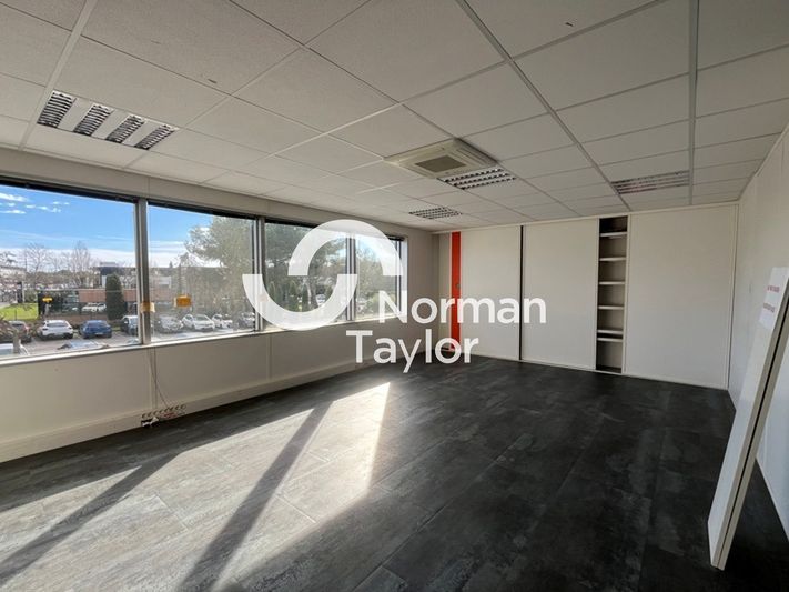 Location bureaux 200 m² non divisibles