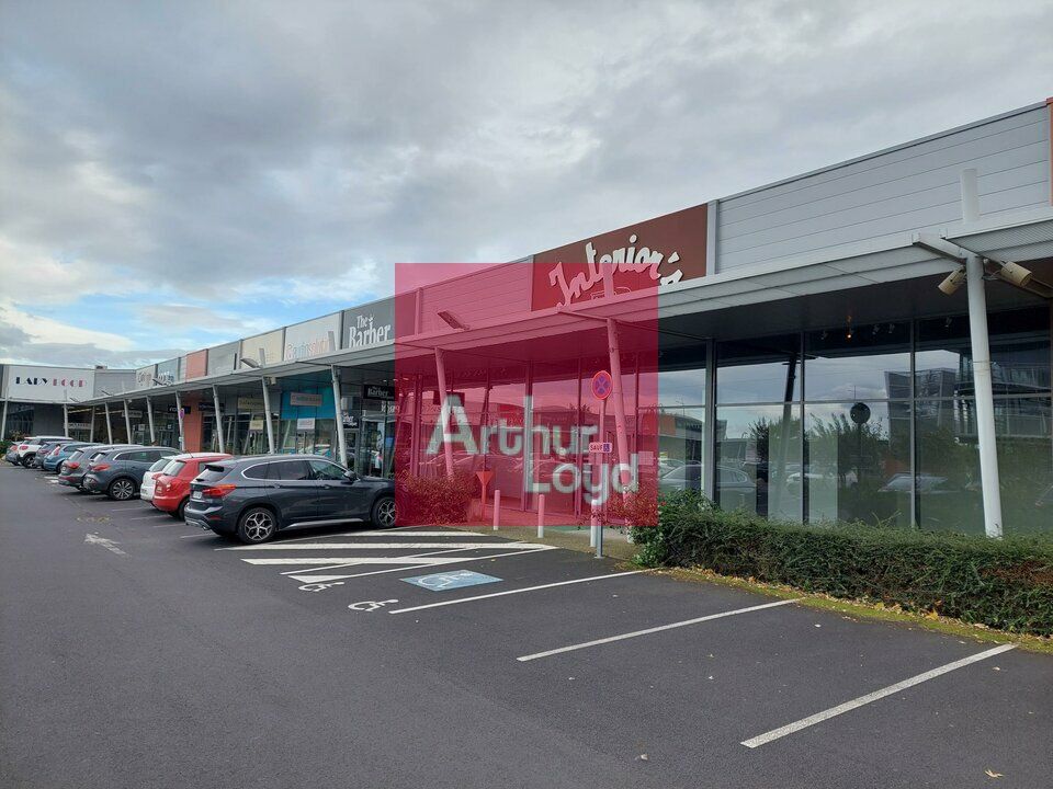 AUBIERE A LOUER LOCAL COMMERCIAL 678 M²
