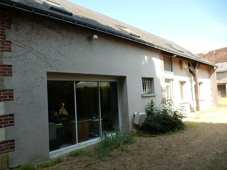 A louer : 240 m² de bureaux / CHANCEAUX-SUR-CHOISILLE