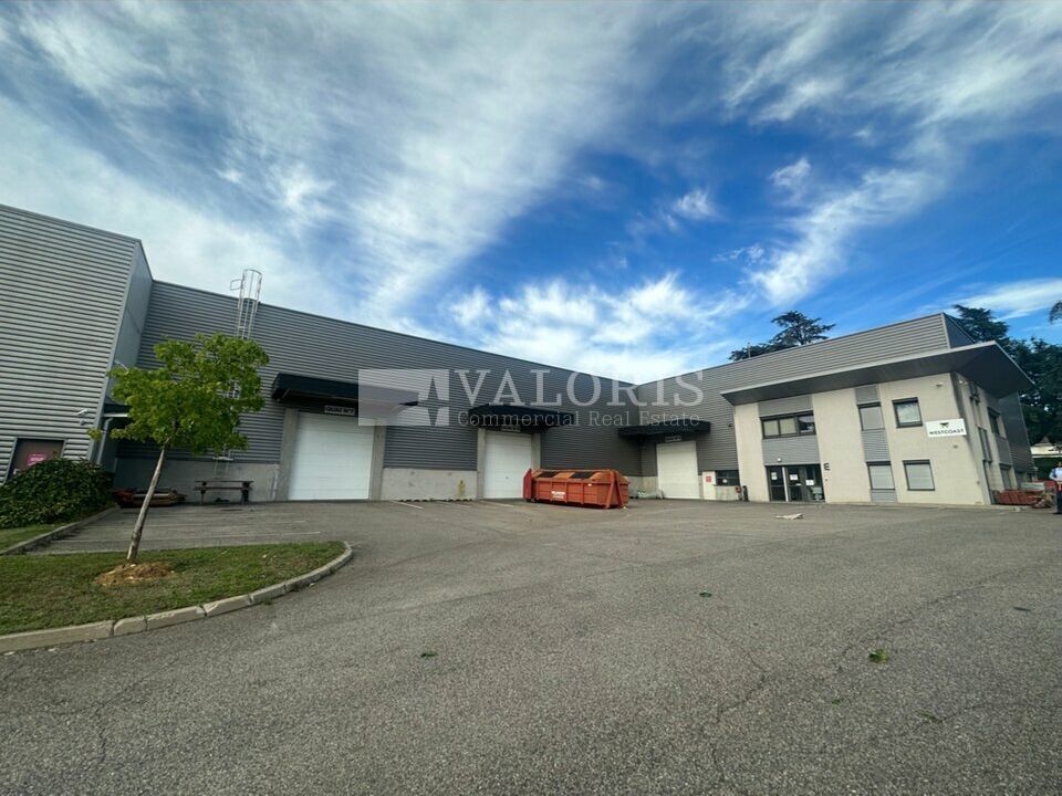 Location local d''activites 6065 m² non divisibles