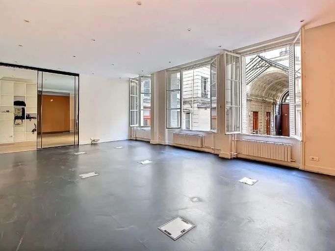 Location bureaux 927 m² divisibles à partir de 211 m²