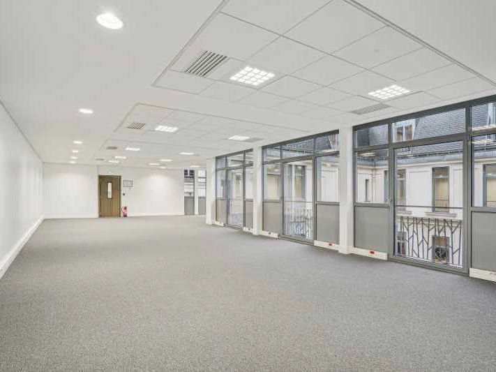 Location bureaux 712 m² non divisibles