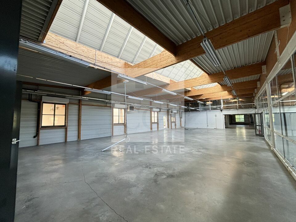 Local d'activités indépendant à louer à VILLEFRANCHE SUR SAONE