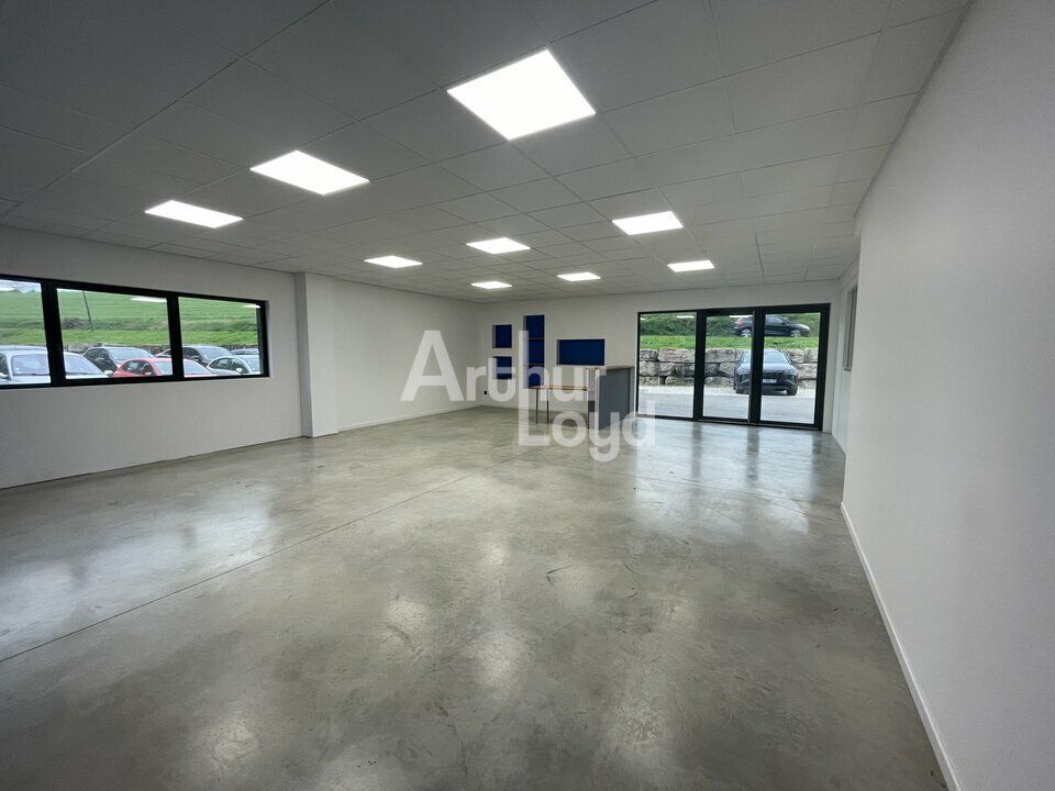 Location local d''activites 120 m² non divisibles