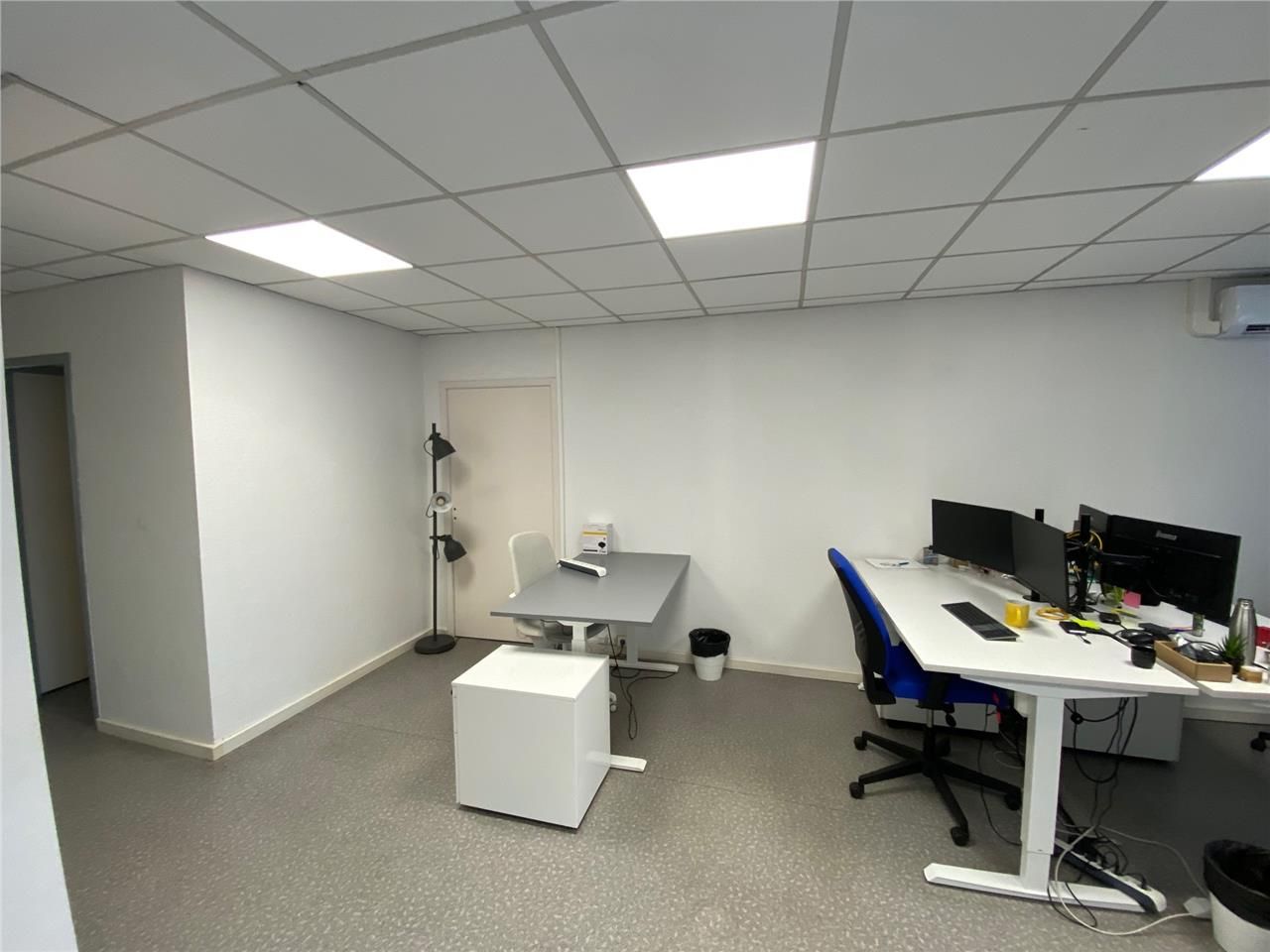 Location local 100 m² à Le Haillan