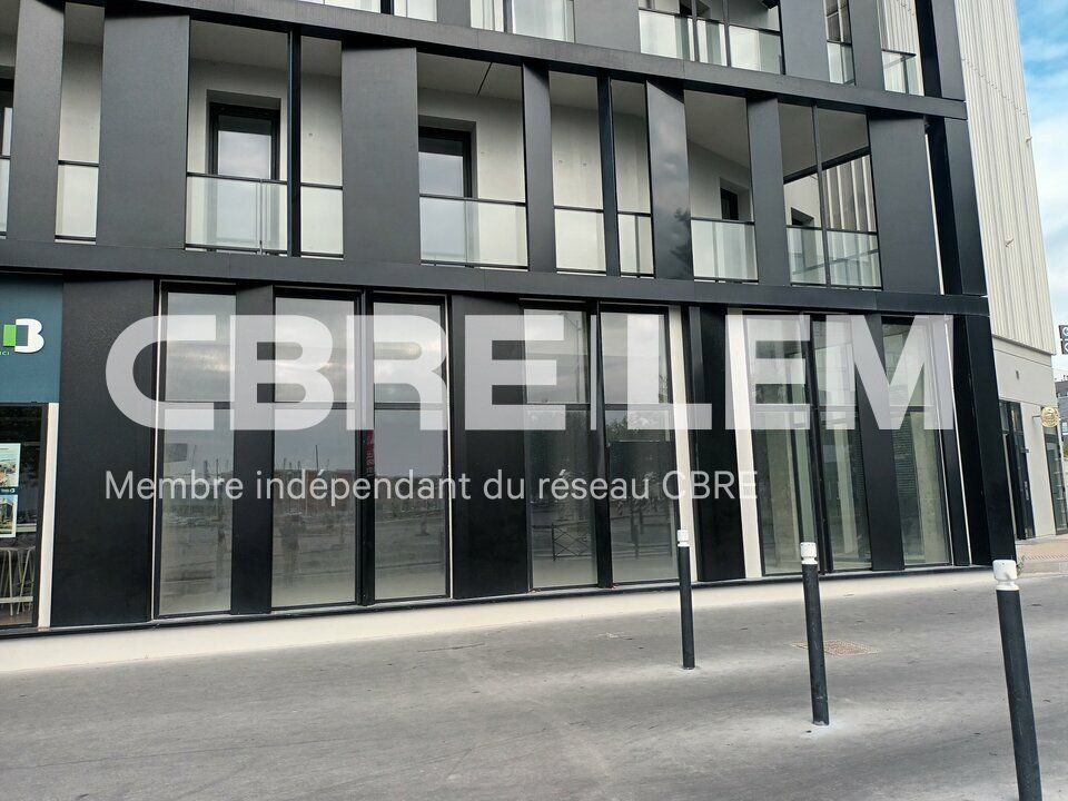 Location local commercial 171 m² non divisibles