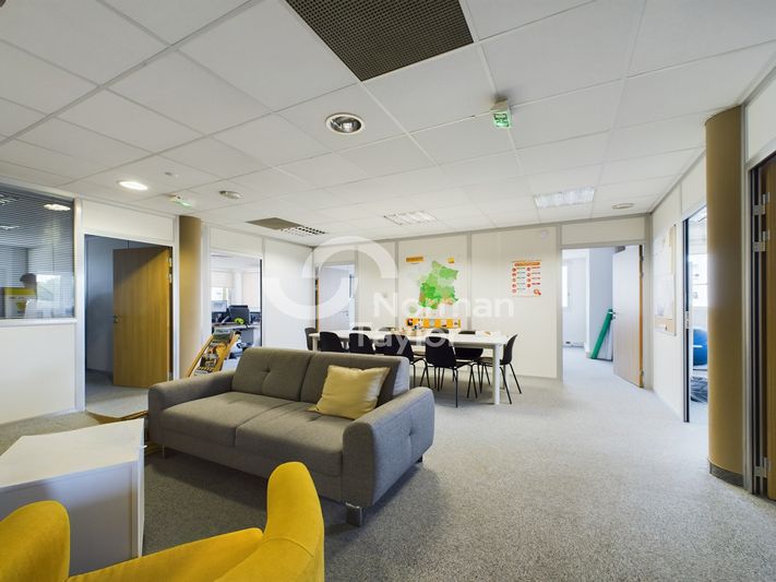 Location bureau - 228 m²
