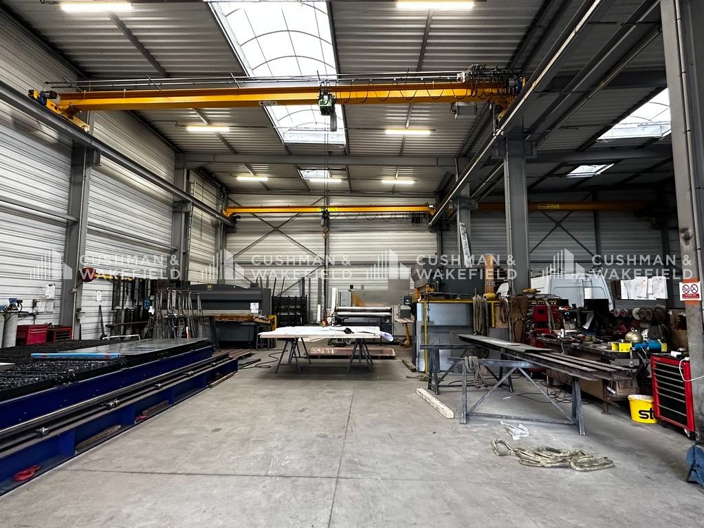 Vente activités 1225 m² non divisibles