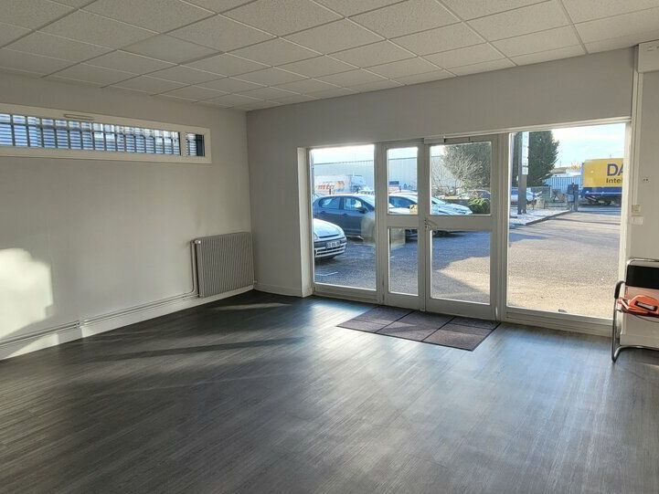 BEAUX LOCAUX AU COEUR DE LA ZI DE ST ETIENNE DU ROUVRAY.