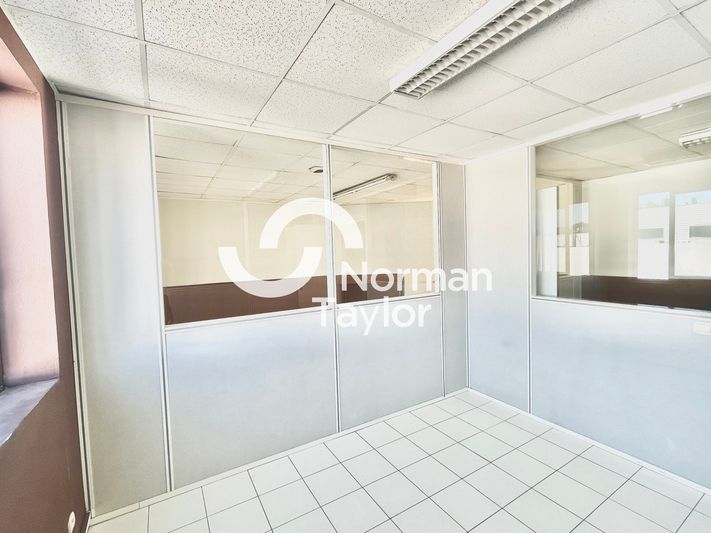 Location bureaux 100 m² divisibles à partir de 50 m²