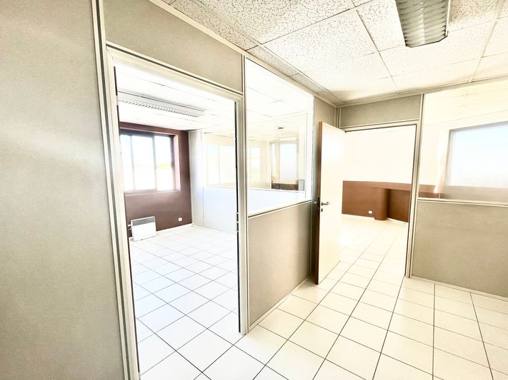 A louer, bureaux et locaux d'activité