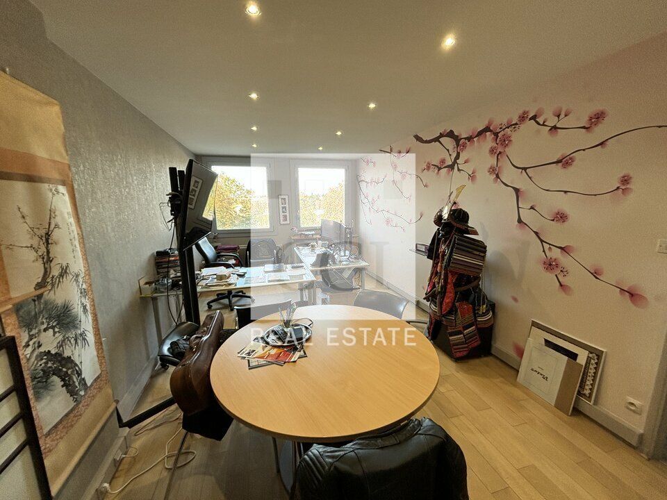 À vendre: Bureaux Cloisonnés à Bron - Proximité A43