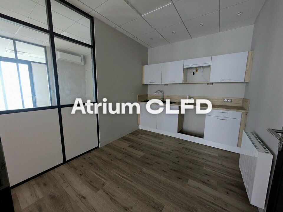 LOCATION BUREAUX AVEC VITRINE NEUF - QUARTIER SALINS