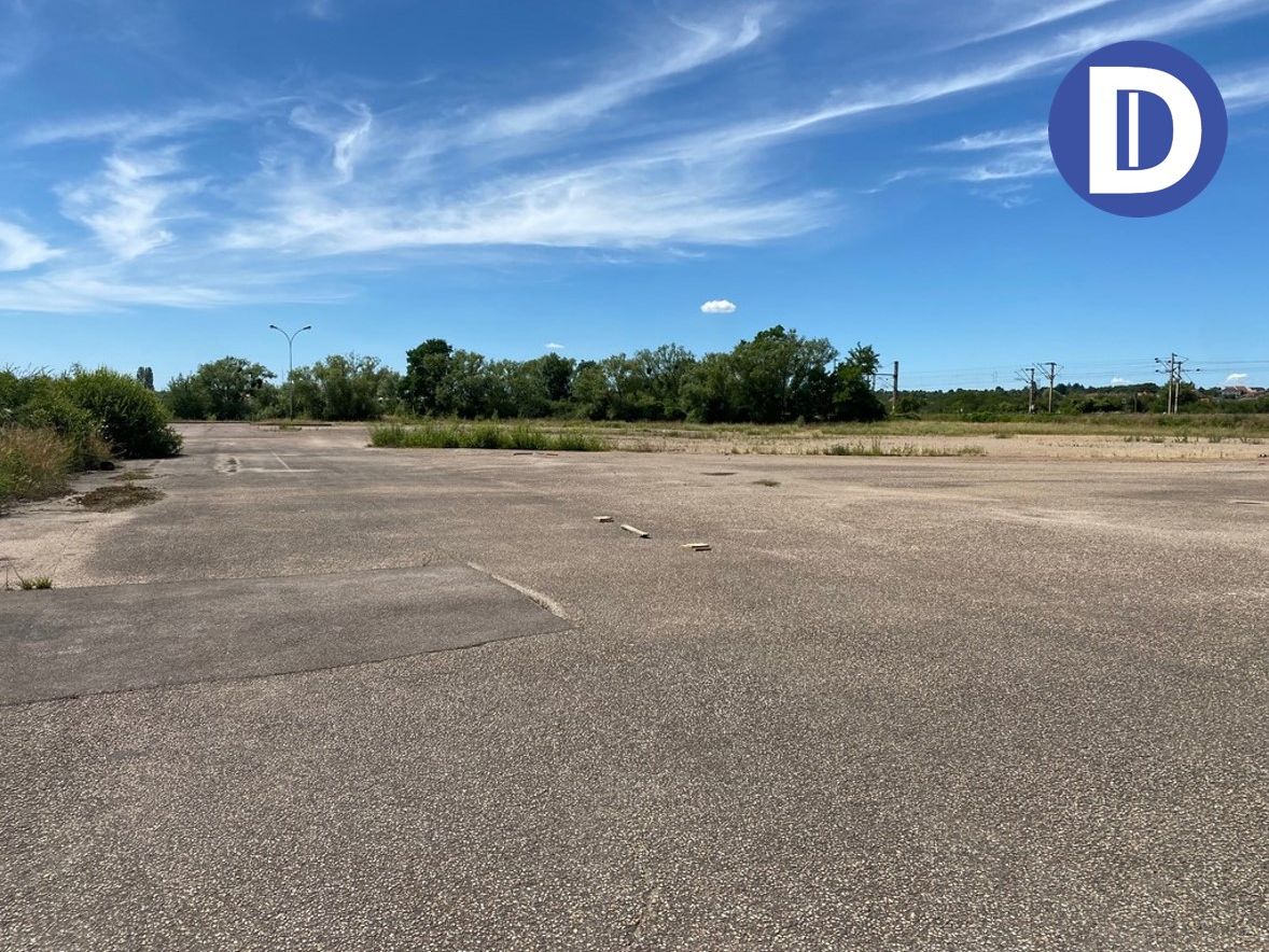 Location terrain 30000.00 m² non divisibles