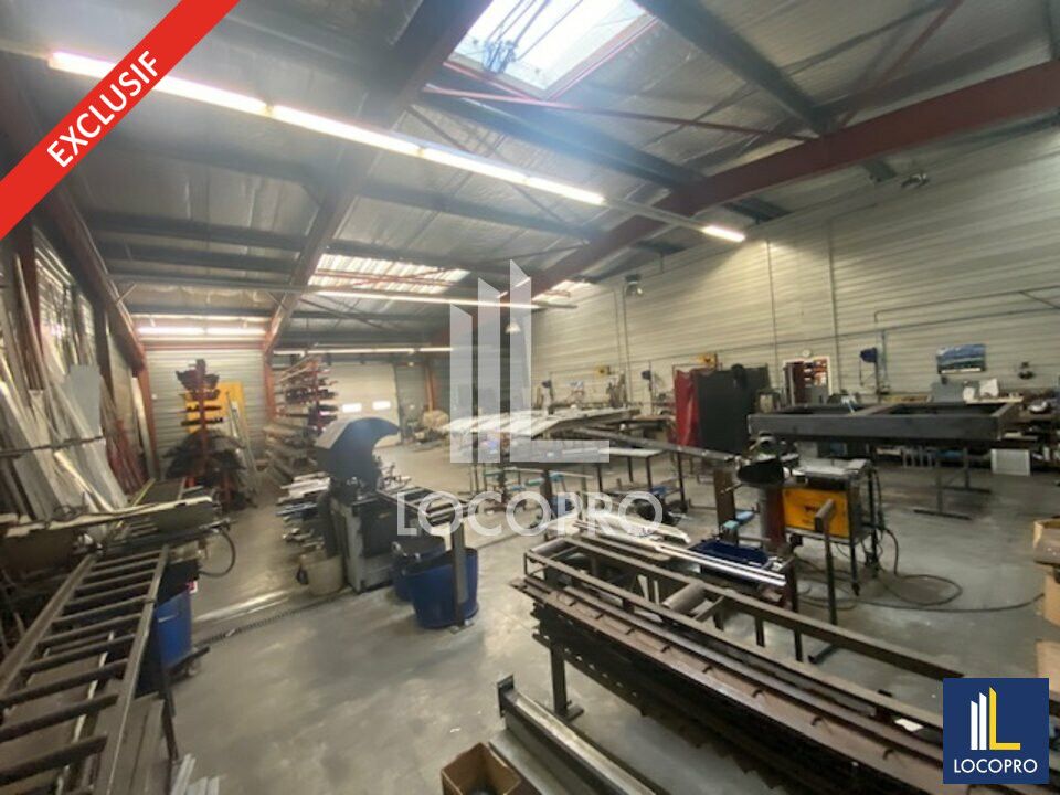 A VENDRE - BÂTIMENT INDUSTRIEL - 1450 M2 - PUGET-SUR-ARGENS