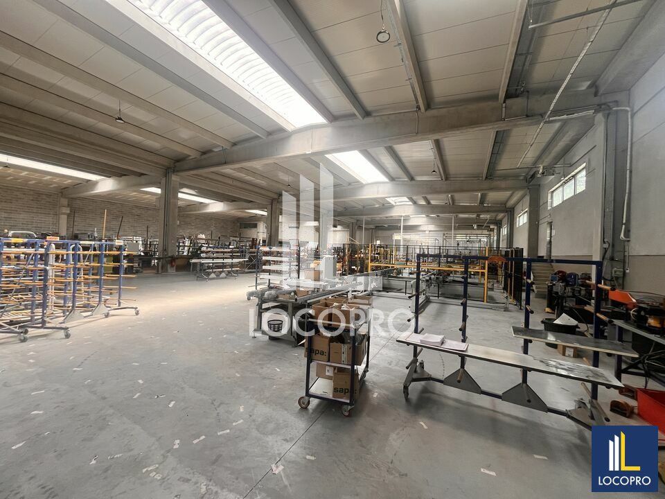 Location activité/entrepôt - 3488 m²