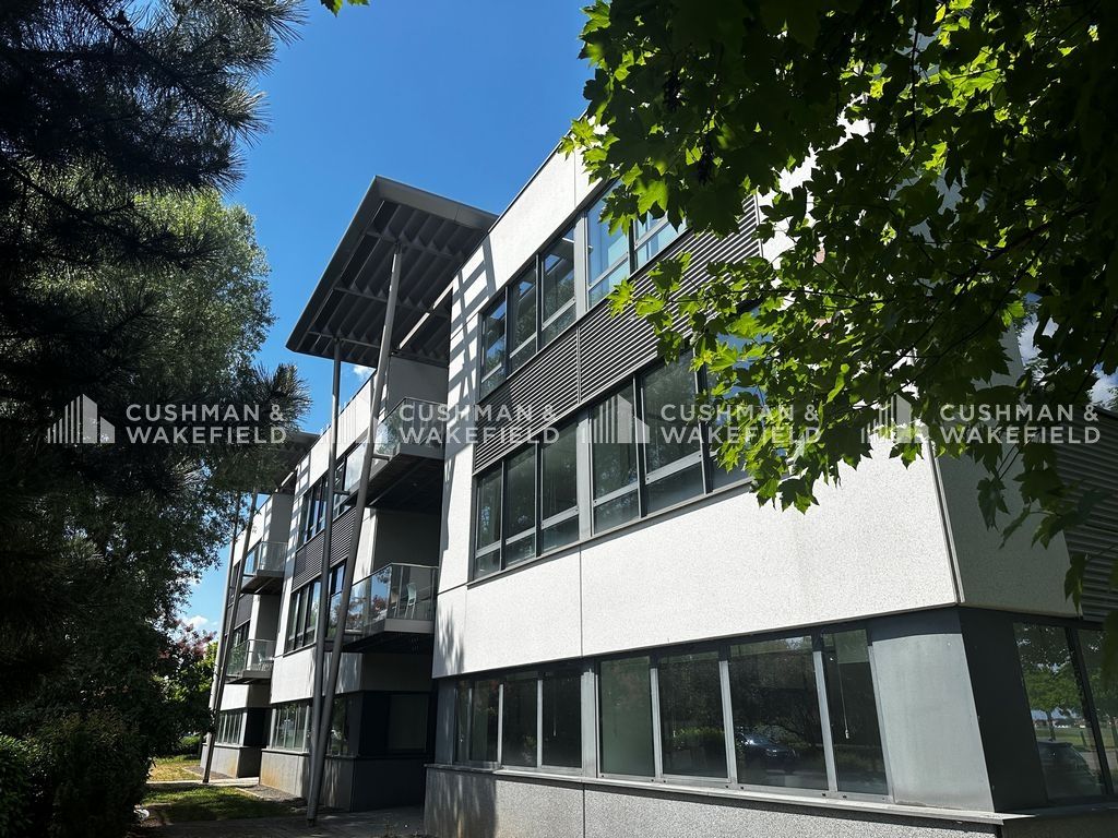 Location bureaux 632 m² divisibles à partir de 145 m²