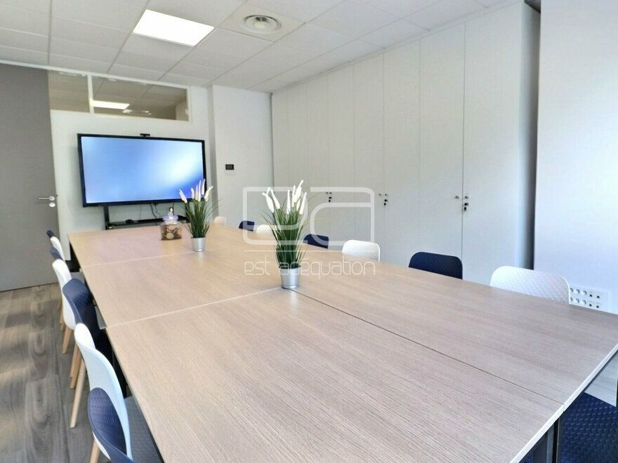 Location bureaux 152.45 m² non divisibles