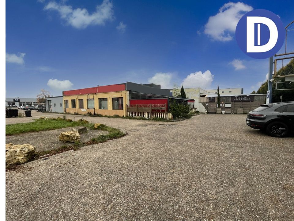 Location commerces 425.00 m² non divisibles