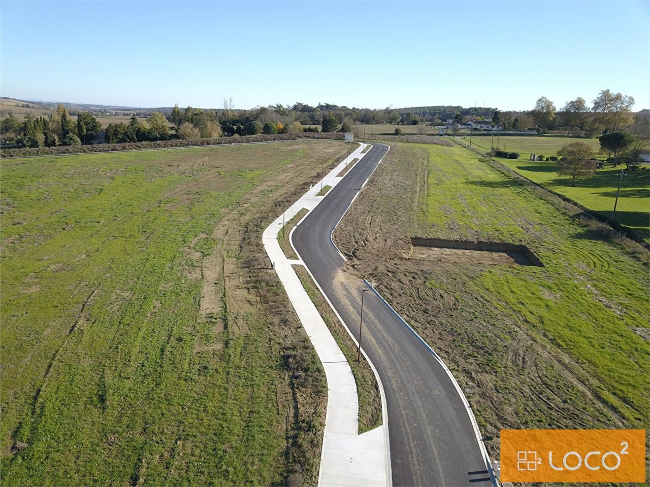 Vente terrain 2570.00 m² à DREMIL LAFAGE