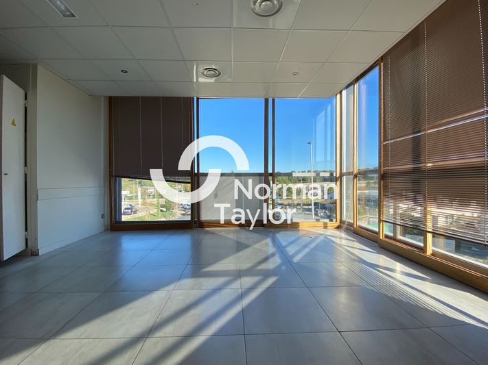 Location bureaux 240 m² non divisibles