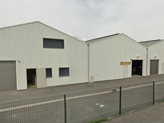Location local d''activites 175 m² non divisibles