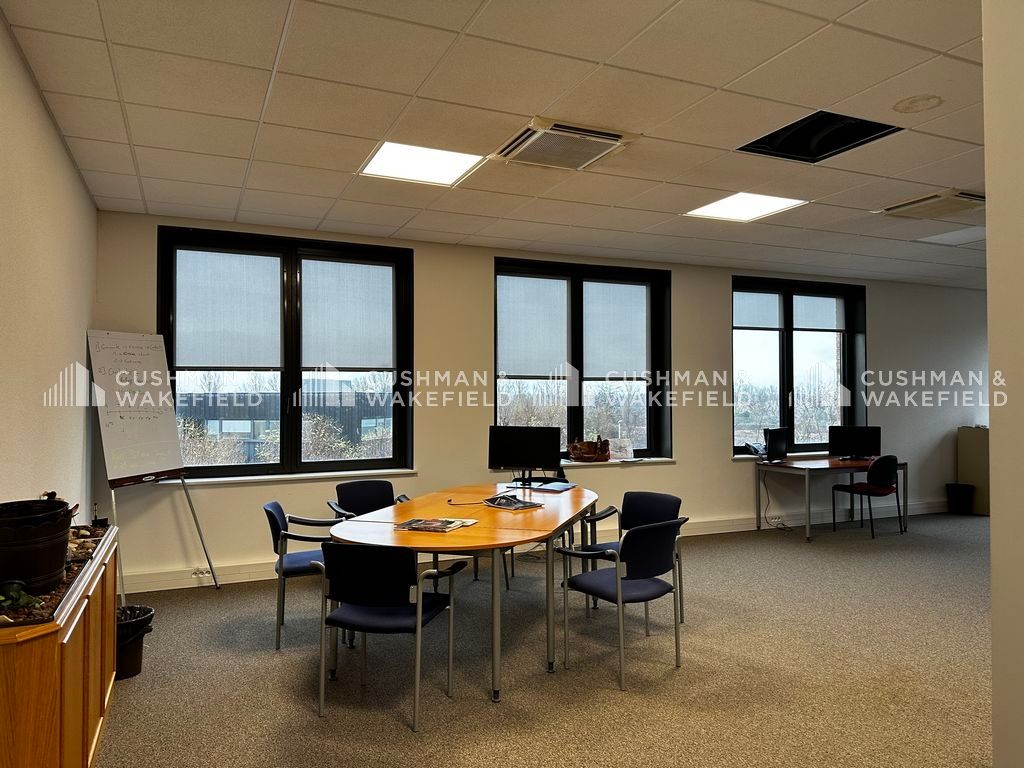 Location bureaux 210 m² divisibles à partir de 100 m²