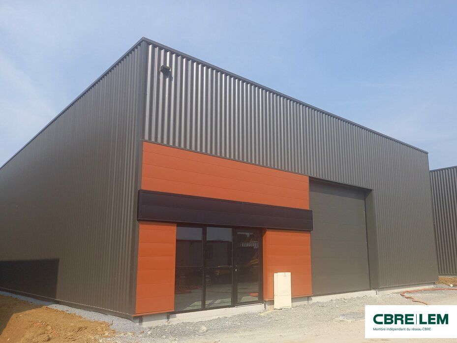 Vente local d''activites 330 m² non divisibles