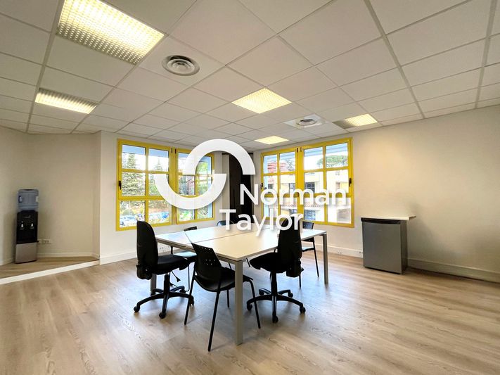 Location bureaux 298 m² divisibles à partir de 146 m²