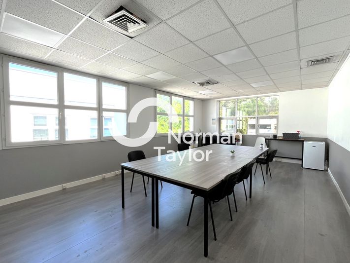 Location bureaux 304 m² divisibles à partir de 149 m²