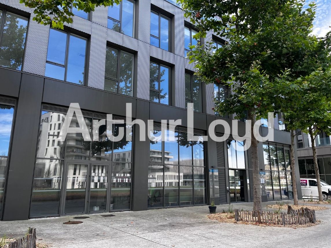 Location local commercial 220.00 m² à CAEN