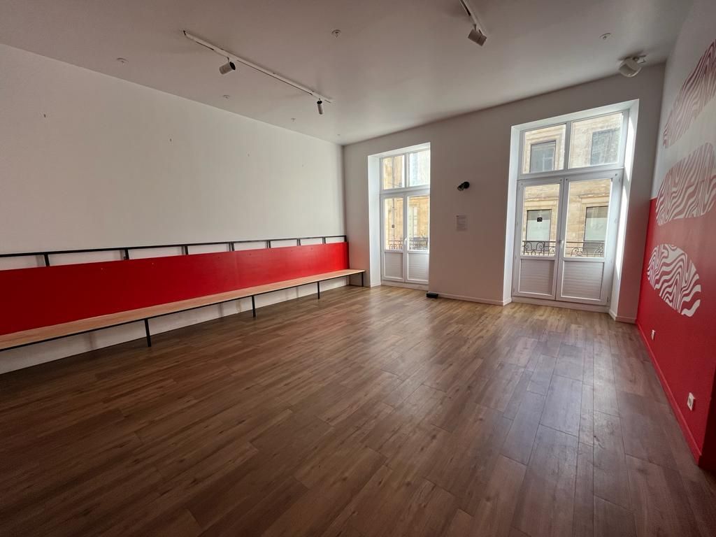 Vente bureaux 64.00 m² à BORDEAUX