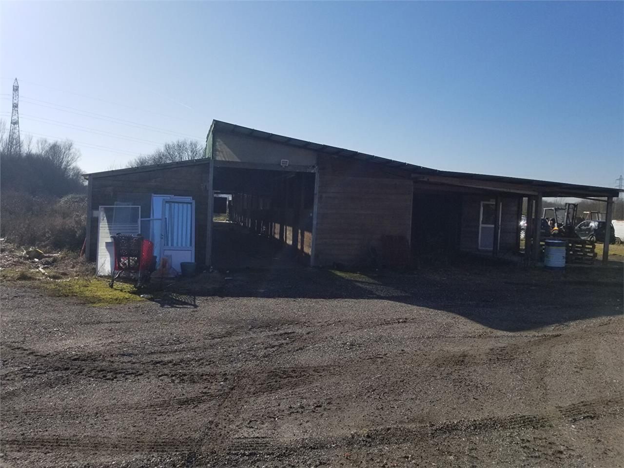 Vente local 600.00 m² à BRUGES