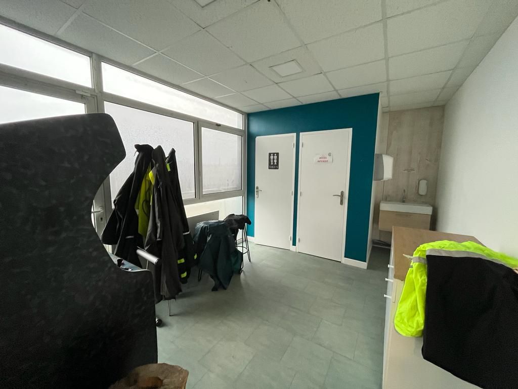 Location bureaux 315.00 m² à BORDEAUX